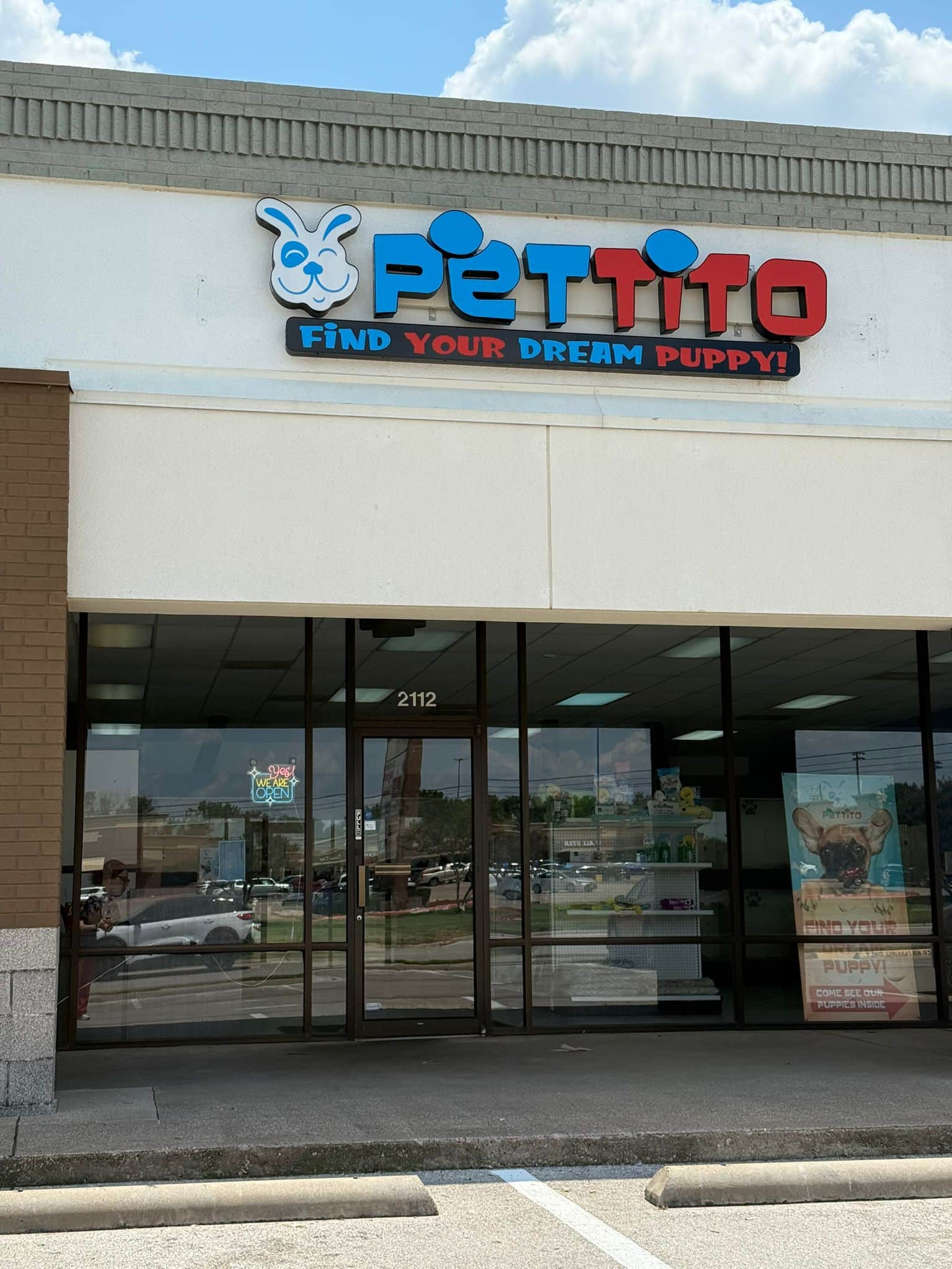Pettito Bedford storefront